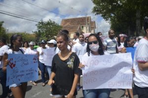 bahianoticia.com.br serrinha caminhada contra o feminicidio reuniu centenas pelas avenidas do municipio thumbnail 17