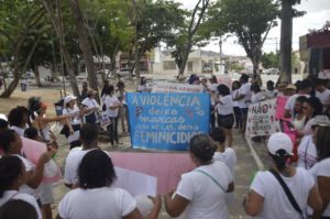 bahianoticia.com.br serrinha caminhada contra o feminicidio reuniu centenas pelas avenidas do municipio thumbnail 3