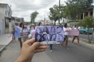 bahianoticia.com.br serrinha caminhada contra o feminicidio reuniu centenas pelas avenidas do municipio thumbnail 4