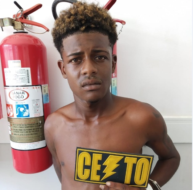 Serrinha: Homem é preso após ser flagrado com revólver calibre 32. Confira! 1 Serrinha: Homem é preso após ser flagrado com revólver calibre 32. Confira!