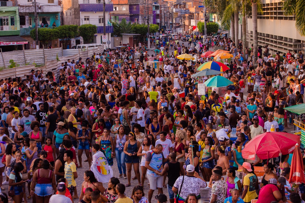 Madre de Deus: Sétima Parada do Orgulho LGBTQI+ teve shows, alegria e respeito à diversidade deram o tom da festa. Confira! 1 Madre de Deus: Sétima Parada do Orgulho LGBTQI+ teve shows, alegria e respeito à diversidade deram o tom da festa. Confira!