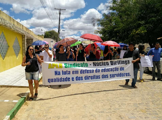 Biritinga: Professores efetivos protestam contra Prefeito Celso da Sucam por atrasos salariais. Confira! 1 Biritinga: Professores efetivos protestam contra Prefeito Celso da Sucam por atrasos salariais. Confira!