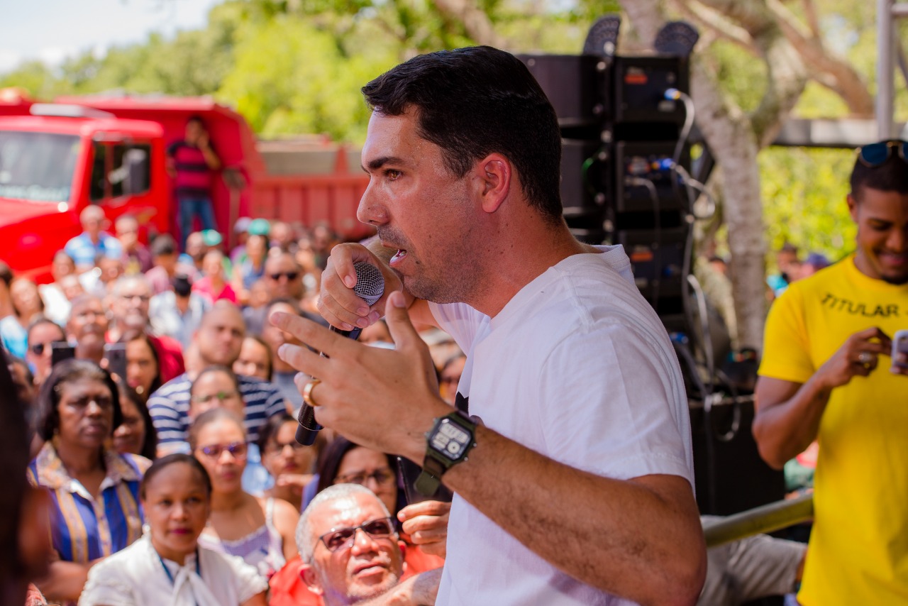 Madre de Deus: Prefeito Jeferson Andrade assina Ordem de Serviço para o início das obras de urbanização do bairro “Quitéria Linda”. Confira! 1 Madre de Deus: Prefeito Jeferson Andrade assina Ordem de Serviço para o início das obras de urbanização do bairro “Quitéria Linda”. Confira!