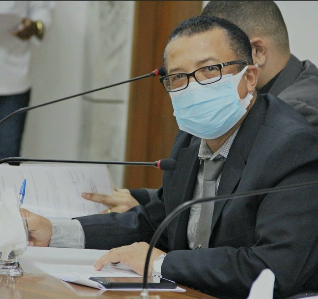 Municípios: Ver. Silvio Correia, presidente da Câmara de Vereadores de Candeias, faz balanço dos primeiros meses a frente do legislativo municipal. Confira! 1 Municípios: Ver. Silvio Correia, presidente da Câmara de Vereadores de Candeias, faz balanço dos primeiros meses a frente do legislativo municipal. Confira!