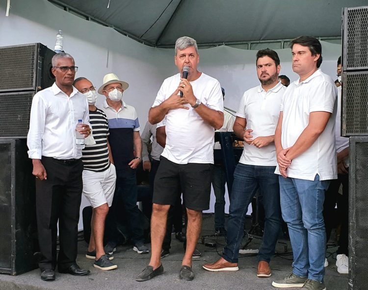 Bahia Política: Furão reúne em São Gonçalo dos Campos centenas de admiradores, amigos e familiares em fazenda para apresentar seus pré-candidatos a deputado para 2022. Confira!
