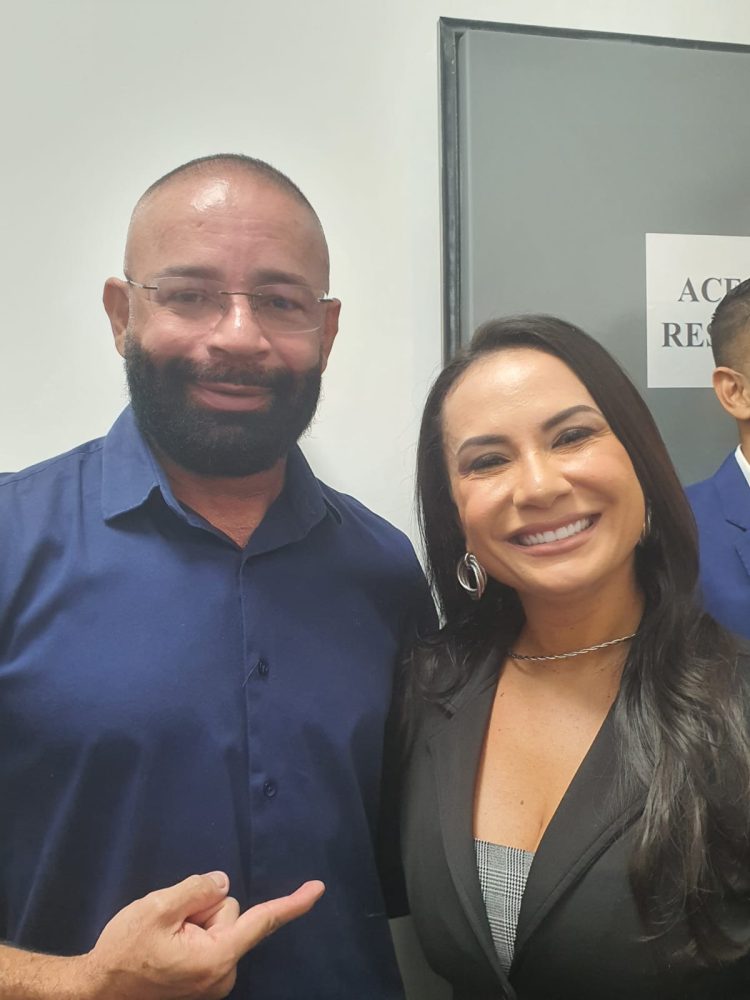 Soraia Cabral, presidente estadual do PP Mulher e primeira dama de Candeias, recebe título de cidadã de São Francisco do Conde e concede entrevista ao Bahia Notícia