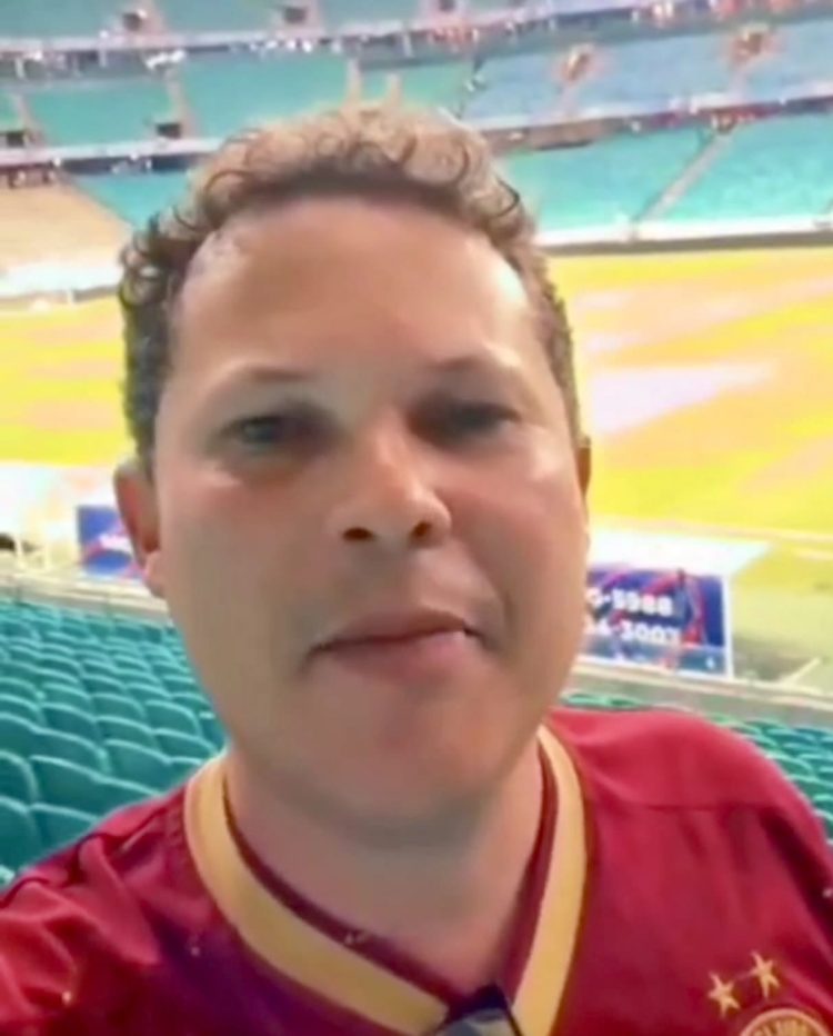 Bomba: Acusado de agredir fisicamente a esposa, ex pré-candidato a prefeito Renato Vieira retira candidatura e indica prima a vice da sindicalista em Conceição da Feira 1 Bomba: Acusado de agredir fisicamente a esposa, ex pré-candidato a prefeito Renato Vieira retira candidatura e indica prima a vice da sindicalista em Conceição da Feira