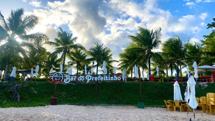 Conheça a Barraca Prefeitinho em Guarajuba