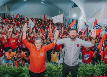 Nilza da Mata e Luciano Lago em lançamento oficial da pré-candidatura são ovacionados, mostrando popularidade e preferência em São Sebastião do Passé