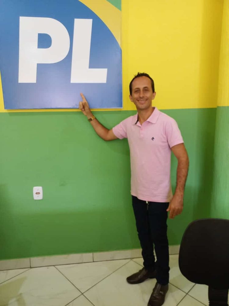 Candeias: Professor Wesley Souza é pré-candidato a vereador pelo PL