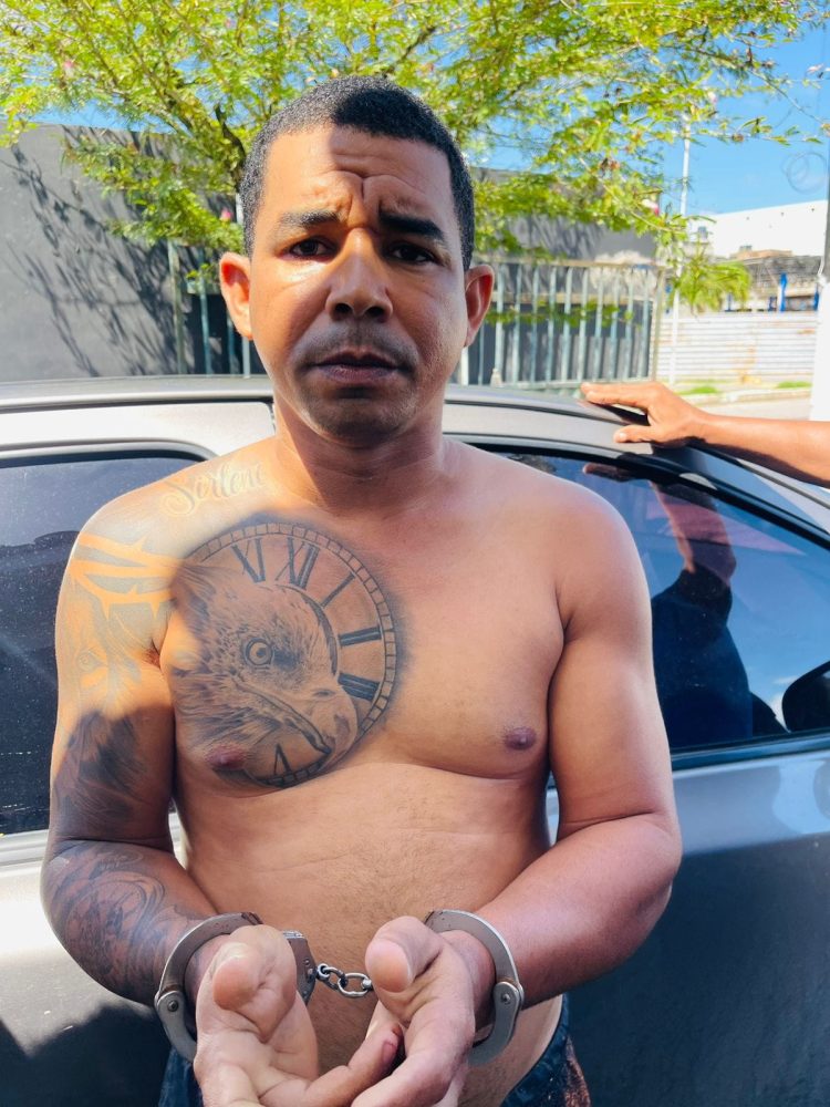 Guarnição da Peto, da 10ª CIPM de Candeias, prende suspeito de roubo de carro e moto no município