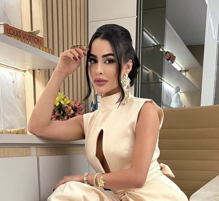 Entrevista em vídeo com Mikaelly Amorim, musa do clipe da música 'Lá Ele' com Tierry e Manoel Gomes 1 Entrevista em vídeo com Mikaelly Amorim, musa do clipe da música ‘Lá Ele’ com Tierry e Manoel Gomes