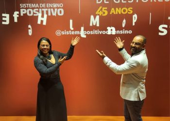 Buscando sempre a melhoria educacional, gestores da Escola Prisma, de Feira de Santana, participam de importante evento em Curitiba