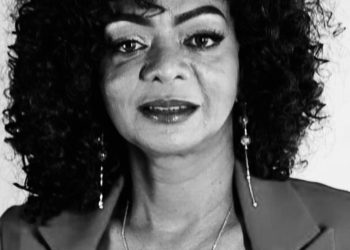 SFC: Justiça Eleitoral determina retirada de propagandas irregulares da candidata Ró Valentim que foram colocadas sem autorização dos proprietários das casas e com efeito outdoor