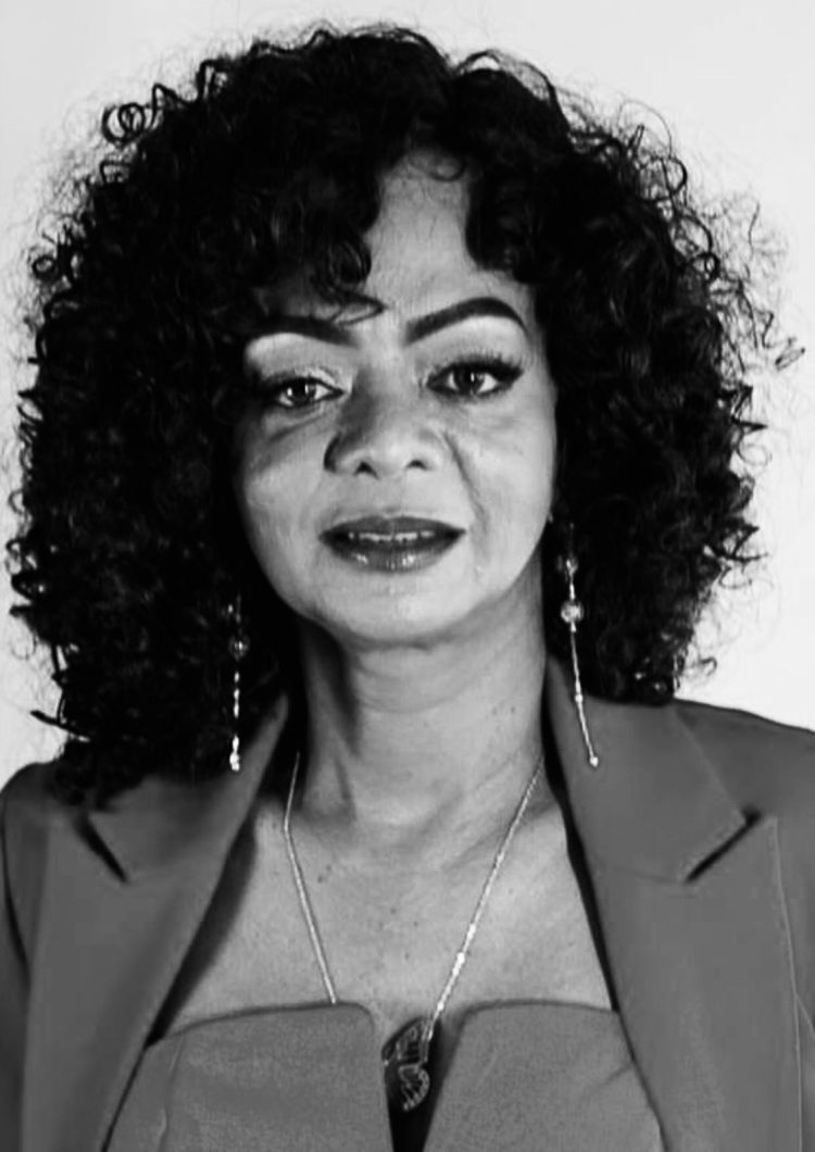 SFC: Justiça Eleitoral determina retirada de propagandas irregulares da candidata Ró Valentim que foram colocadas sem autorização dos proprietários das casas e com efeito outdoor