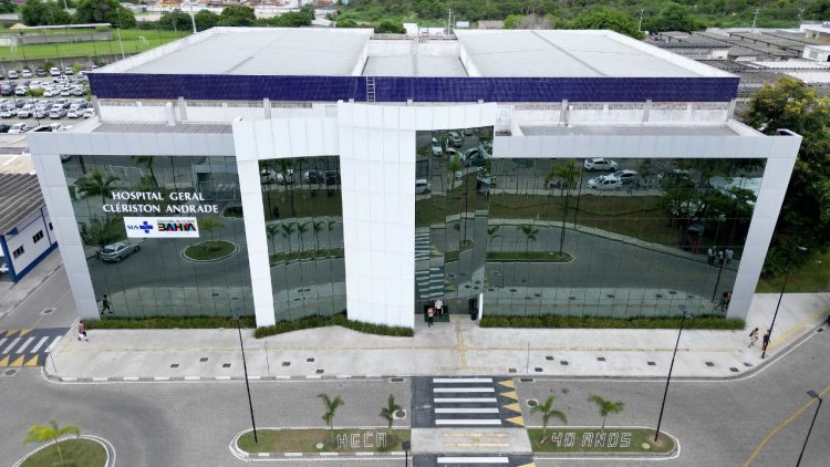 Feira de Santana: Cirurgia inovadora de escoliose é realizada no Hospital Geral Clériston Andrade