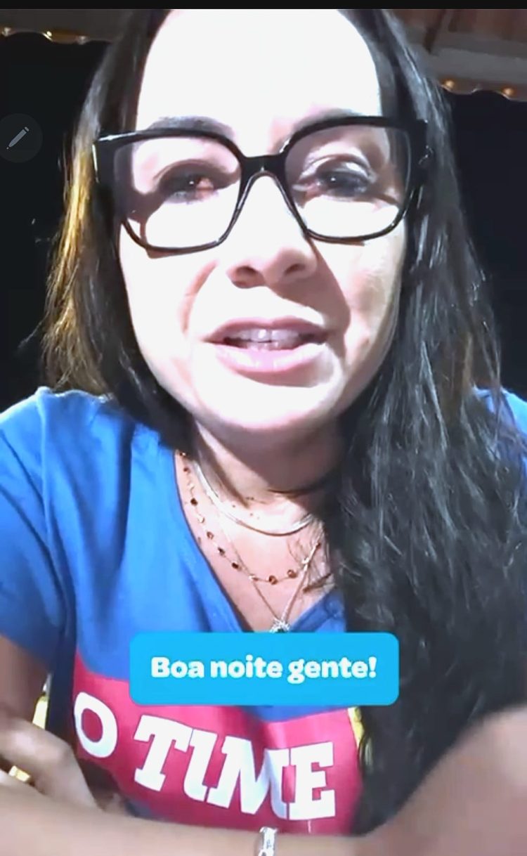 Candeias: Emocionada, primeira dama do município rebate em vídeos com provas mais uma fake news da oposição perversa