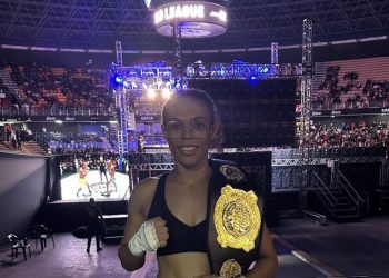 Serrinhense Layze Cerqueira vence luta e conquista cinturão no Jungle Fight World League
