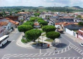 Conceição da Feira: Senador Ângelo Coronel aposta no potencial de João de Furão como pré-candidato a dep. estadual em 2026