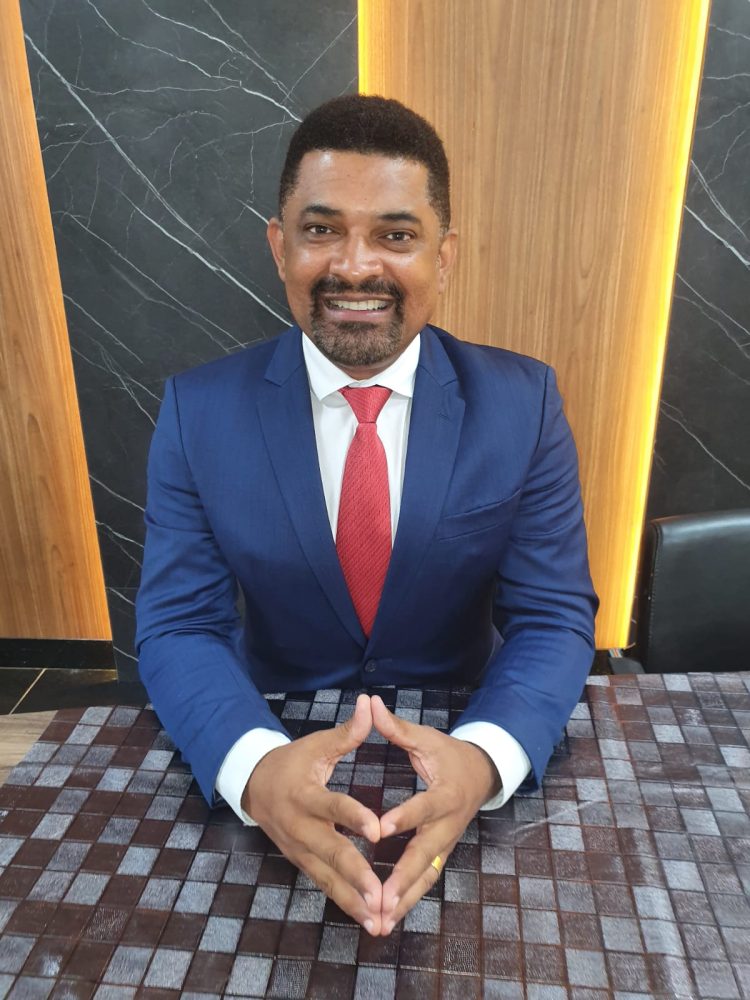 São Francisco do Conde: Entrevista em vídeo com o vereador e próximo vice-prefeito Marivaldo do Amaral 1 São Francisco do Conde: Entrevista em vídeo com o vereador e próximo vice-prefeito Marivaldo do Amaral