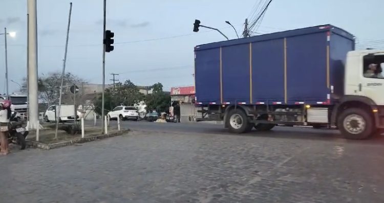 Suspensão temporária de semáforos põe em risco trabalhadores, idosos e estudantes em Serrinha