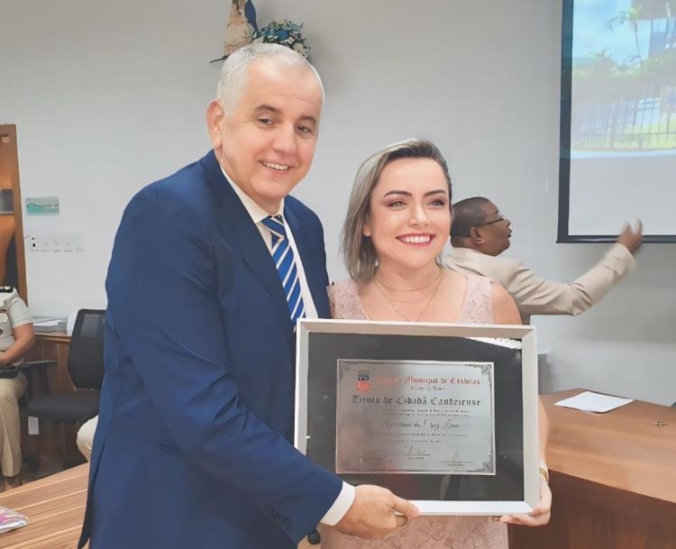 Empresária e Educadora, Anne Lima recebe título de cidadã candeense através do vereador Gil Soares