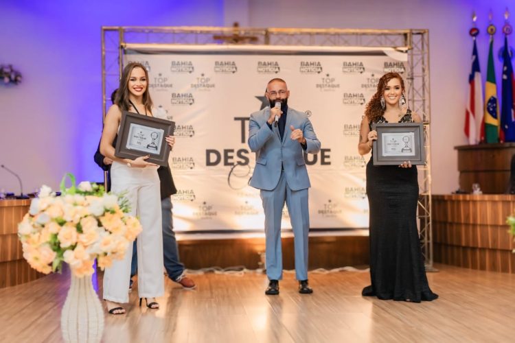 Sucesso a noite de premiação da 12ª edição do tradicional Top Destaque Candeias. Confira as fotos dos premiados!