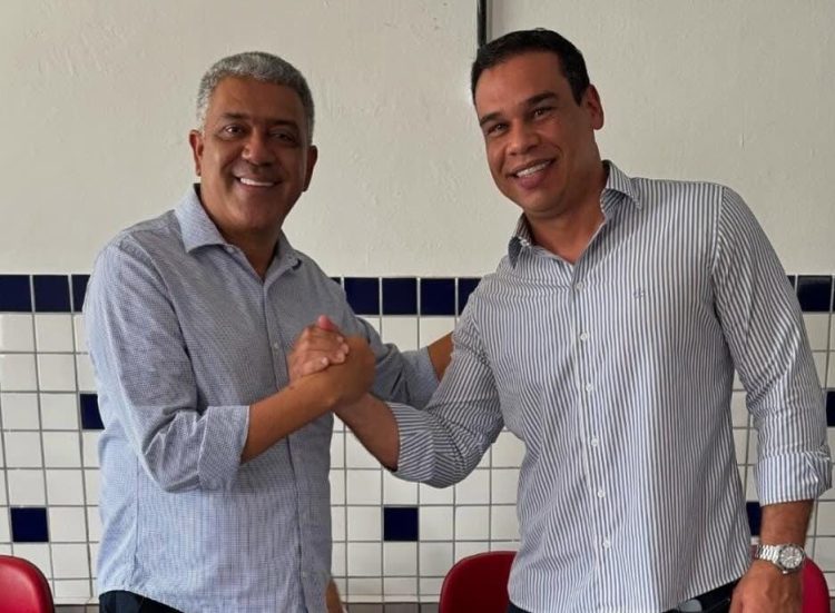 Kley Lima (Coração de Maria) e Edifrâncio Oliveira (Santa Bárbara) são eleitos presidente e vice do Consórcio Público de Desenvolvimento Sustentável do Território Portal do Sertão para o biênio 2025-2026 1 Kley Lima (Coração de Maria) e Edifrâncio Oliveira (Santa Bárbara) são eleitos presidente e vice do Consórcio Público de Desenvolvimento Sustentável do Território Portal do Sertão para o biênio 2025-2026