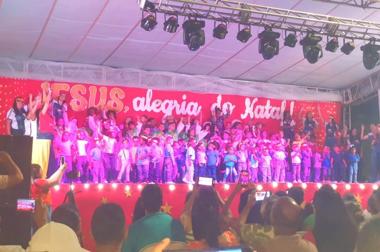 Feira de Santana: Escola Prisma fecha o ano com o tradicional Natal na Praça