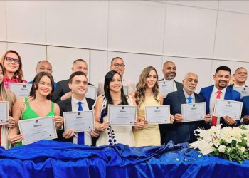 Prefeito Antônio Calmon, vice Marivaldo do Amaral, e os vereadores eleitos de São Francisco do Conde são diplomados pela Justiça Eleitoral