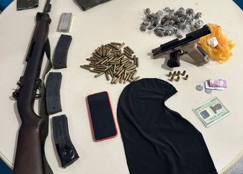 Policiais da 10ª CIPM prendem dois homens em flagrante por tráfico de drogas na Fazenda Pará, em São Sebastião do Passé