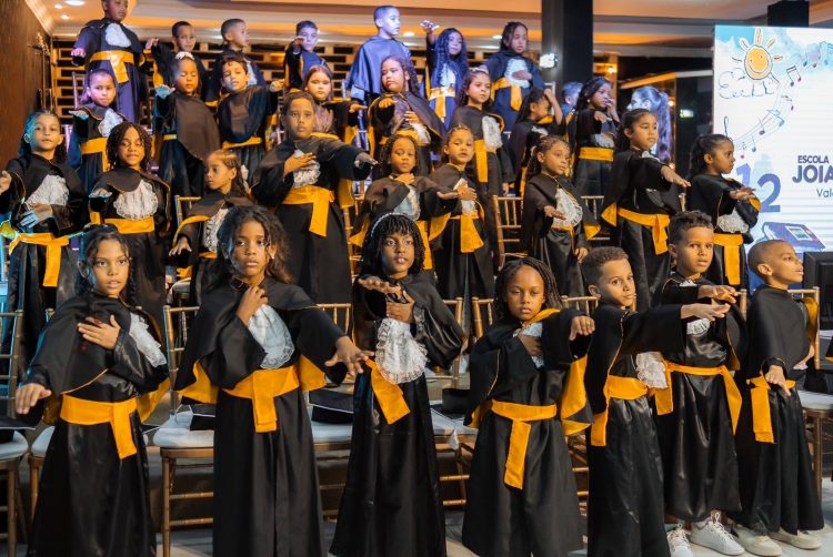 Candeias: Escola Joias de Cristo encerra ano letivo de sucesso