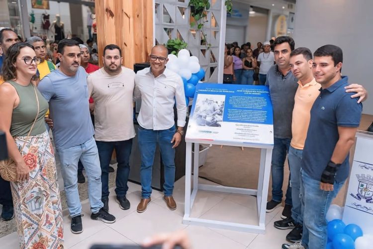 Serrinha: Prefeito Cyro Novais em importantes atos para a saúde inaugura novas sedes da Vigilância Sanitária e da Farmácia Básica e homenageia personalidades como Zé Nonô da Farmácia Bahia 1 Serrinha: Prefeito Cyro Novais em importantes atos para a saúde inaugura novas sedes da Vigilância Sanitária e da Farmácia Básica e homenageia personalidades como Zé Nonô da Farmácia Bahia