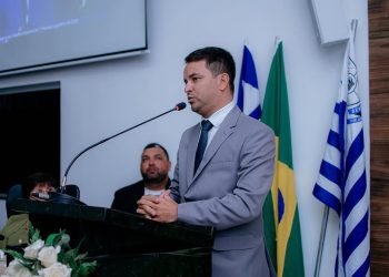 Thiaguinho Pastor participa da abertura dos trabalhos legislativos de 2025.1 da Câmara de Vereadores de Serrinha 6 Thiaguinho Pastor participa da abertura dos trabalhos legislativos de 2025.1 da Câmara de Vereadores de Serrinha