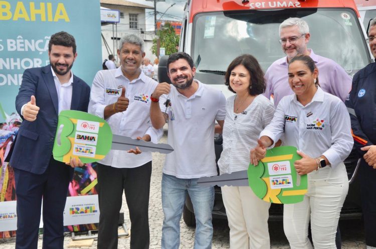 Itanagra: “Mais uma conquista fruto de uma parceria de sucesso com os governos federal e estadual”, afirma Marcus Sarmento ao receber uma nova ambulância para o município