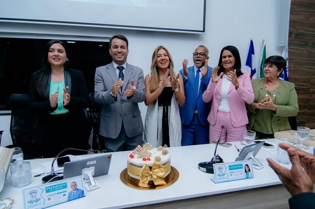 Thiaguinho Pastor participa da abertura dos trabalhos legislativos de 2025.1 da Câmara de Vereadores de Serrinha 2 81ceca86 b0a4 4081 ba8d ac12c992e201