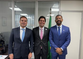 Sonho agora é real: O que o PT de Marivalda e cia não fez pelo Estádio David Caldeira, PP de Pitágoras, Eriton Ramos e Cacá Leão fez, conseguindo R$2 milhões com ministro para obras em Candeias