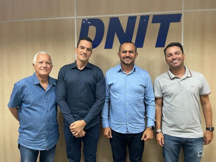 Serrinha: Vereador Thiaguinho Pastor vai ao DNIT para tentar resolver problema recorrente da via de acesso ao bairro Colina das Mangueiras