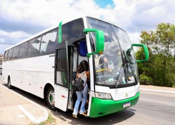 Prefeitura de Candeias divulga datas para recadastramento e dos novos cadastros dos estudantes que fazem curso na capital e RMS que desejam utilizar o transporte técnico e universitário