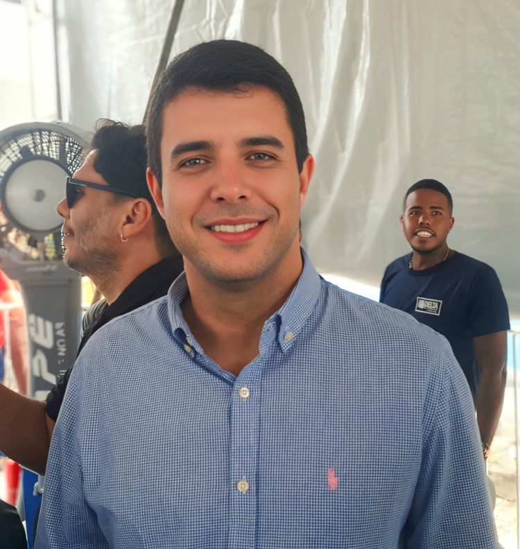 Exclusivo: Prefeito Cyro Novais celebra Dia Internacional da Mulher com inauguração do Centro de Parto Normal do Hospital Municipal e confirma retorno da Micareta de Serrinha com Bell Marques como atração confirmada 1 Exclusivo: Prefeito Cyro Novais celebra Dia Internacional da Mulher com inauguração do Centro de Parto Normal do Hospital Municipal e confirma retorno da Micareta de Serrinha com Bell Marques como atração confirmada