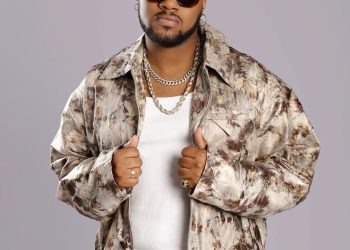 Rafa Chagas: Do topo das paradas à carreira solo, o artista baiano quebra barreiras e conquista o Brasil