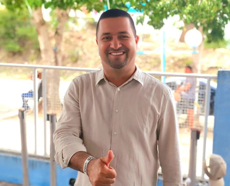 Exclusivo: Secretário estadual Osni Cardoso fala sobre a inauguração do Centro de Parto Normal do Hospital Municipal de Serrinha e muito mais