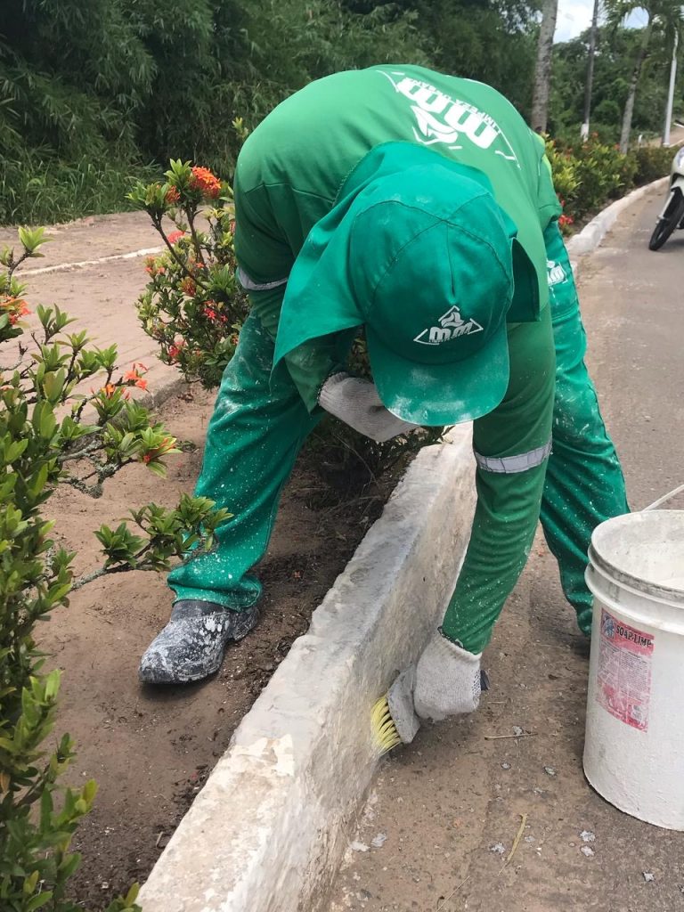 São Francisco do Conde: Prefeito Antônio Calmon e secretário Amarildo Guedes realizam mutirão de limpeza no bairro da Baixa Fria 4 d575df31 5b70 4992 bdbb 3628cd86bec4