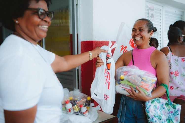 Gestão Nilza da Mata distribui mais de 50 toneladas de alimentos na Cesta Santa em São Sebastião do Passé 1 Gestão Nilza da Mata distribui mais de 50 toneladas de alimentos na Cesta Santa em São Sebastião do Passé