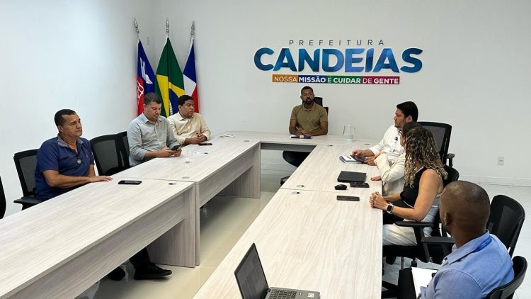 Candeias: Prefeito Eriton Ramos cobra Embasa resolução para alagamentos em Menino Jesus e falta de esgotamento sanitário na Caroba