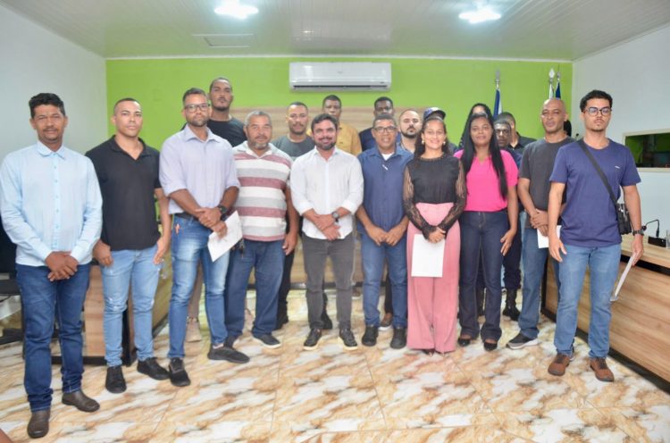 Itanagra: Prefeito Marcus Sarmento empossa novos servidores em solenidade na Câmara Municipal 1 Itanagra: Prefeito Marcus Sarmento empossa novos servidores em solenidade na Câmara Municipal