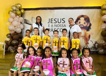 Candeias: Escola Joias de Cristo realiza tradicional Ceia de Páscoa