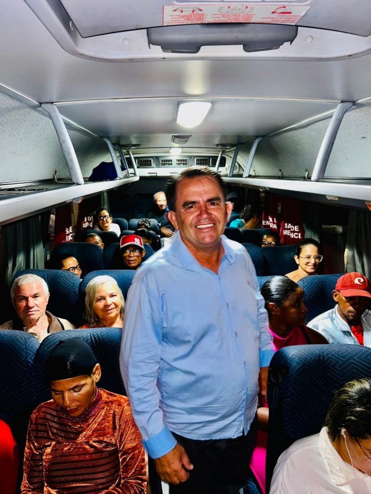 Gestão Almir de Maciel: Barroquenses participam de Mutirão de Cirurgias Oftalmológicas em Feira de Santana com Apoio da Prefeitura de Barrocas e parceria com HCOE