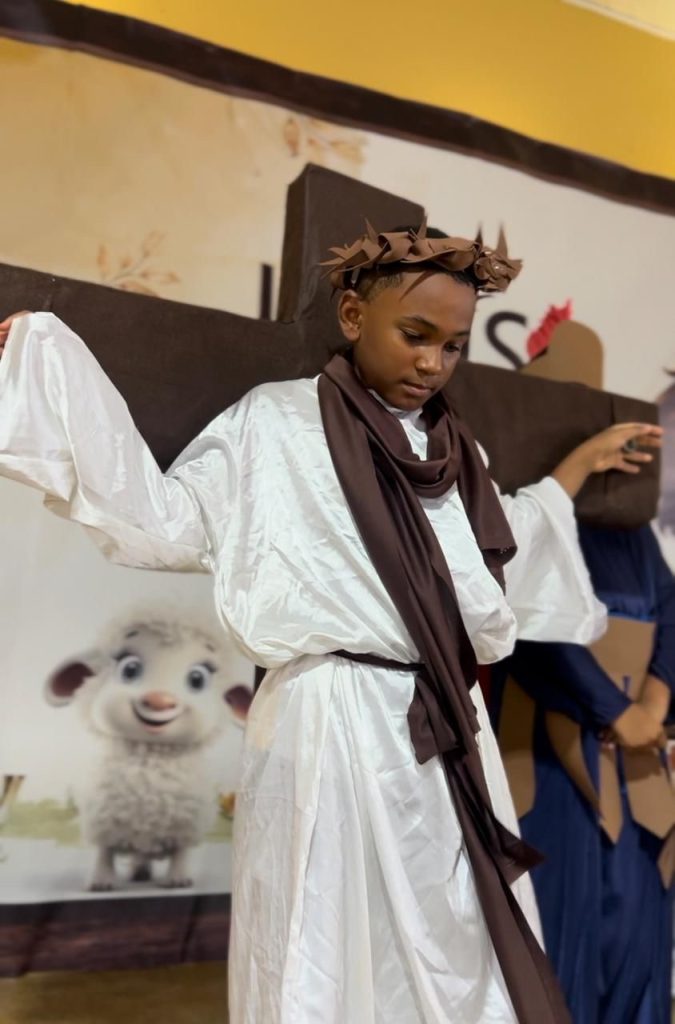 Candeias: Escola Joias de Cristo realiza tradicional Ceia de Páscoa 2 c27c724e b43b 4355 afc8 9e9bf9b25462