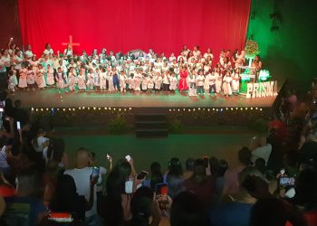 Feira de Santana: Uma das principais escolas de valores cristãos da Bahia, a Escola Prisma realiza um lindo musical no Centro de Cultura Amélio Amorim e causa emoção.